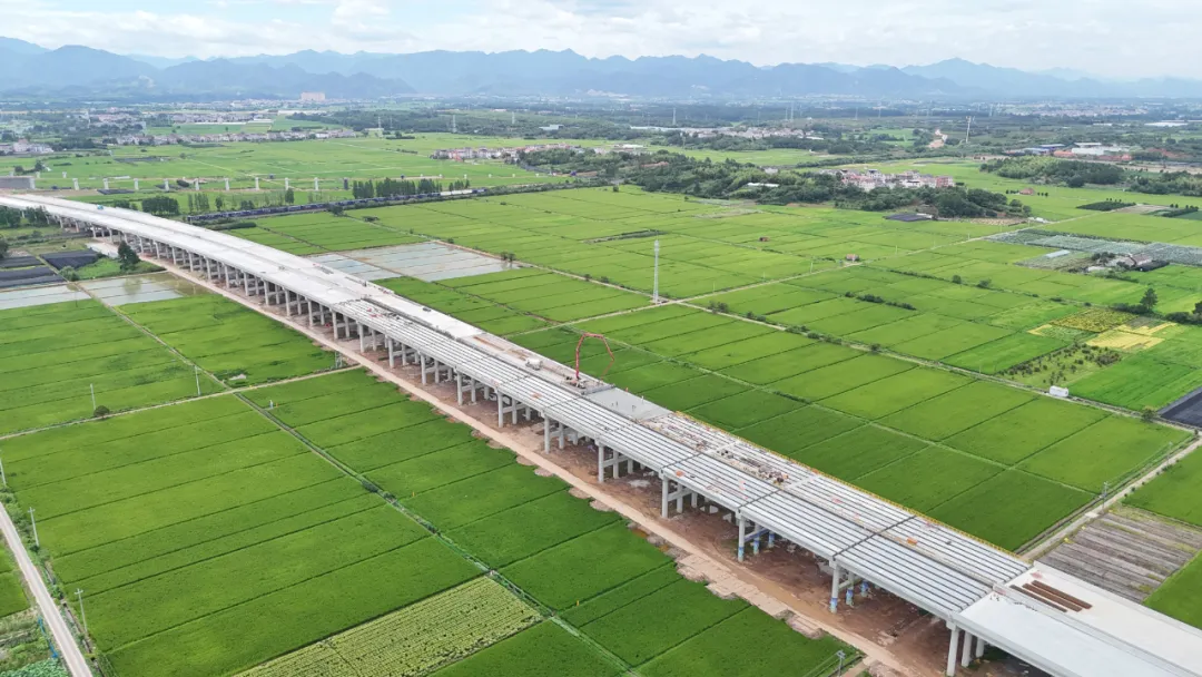 奮進(jìn)2025丨建武高速婺城段涉鐵標(biāo)段全線貫通